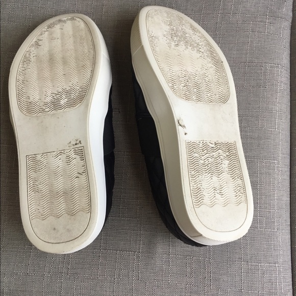 Steve Madden Quilted Leather Slip On Sneaker 6.5 - Picture 5 of 8